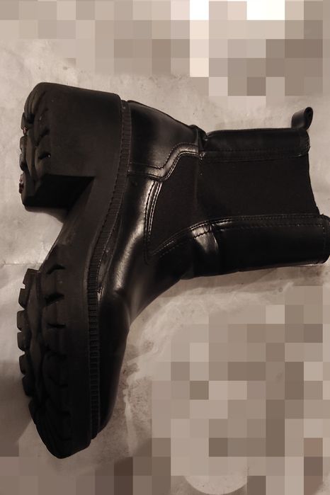 Buty damskie sztyblety, botki na grubej podeszwie.