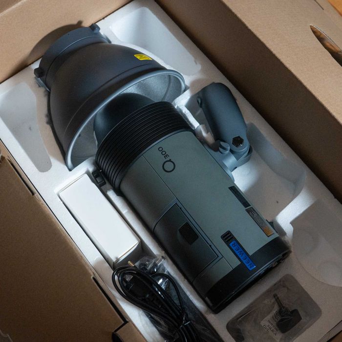 Flash NEEWER Q300 300Ws