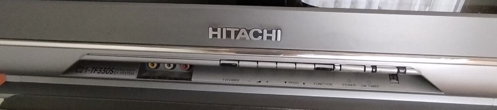 Телевізор Hitachi +навісний тримач на стіну