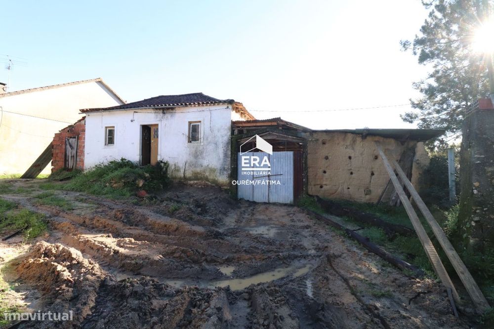 Terreno com Ruína localizado na Freixianda! — Freixianda, Ribeira Do Fárrio E Formigais, Santarém