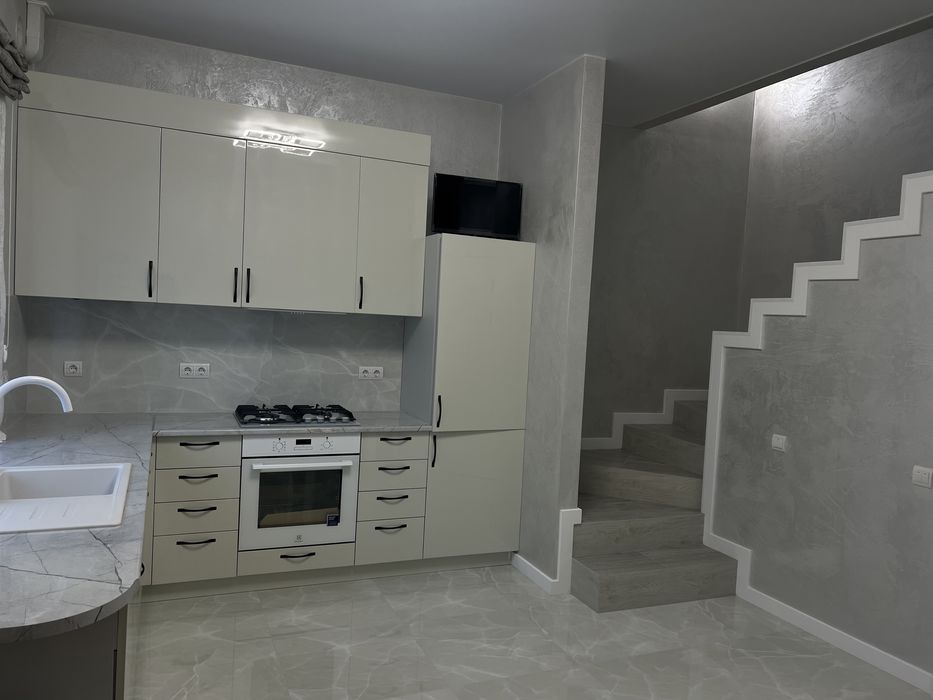 Таун Хаус з ремонтом у м.Васильків