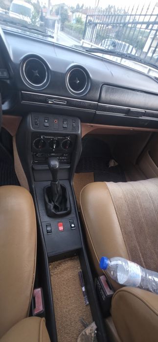Mercedes 240d  w123
