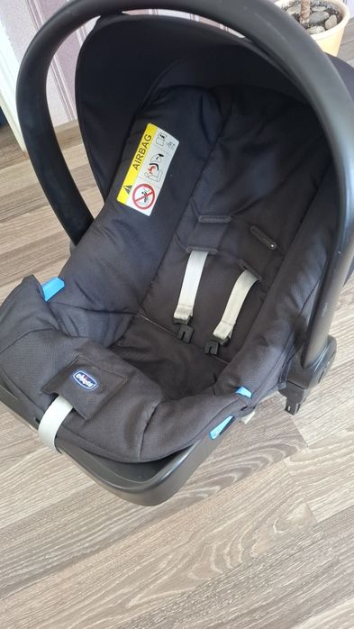 Дитяче авто крісло Chicco
