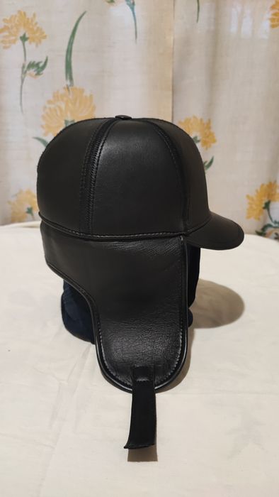 Мужская кожаная кепка Жокей с натуральным мехом.