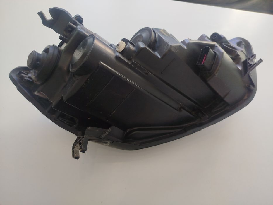 Передня Ліва Фара галогенна на Ауді а6с7