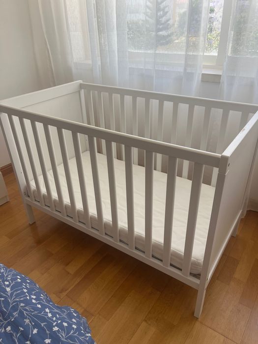 Berço modelo SUNDVIK (modelo do ano 2023) e colchão, IKEA.