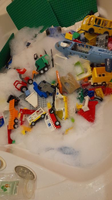 Lego Duplo 35kg klocków! Niepowtarzalne zestawy  które stworzą całe m