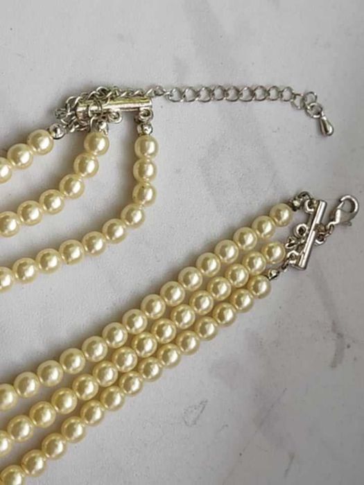 Elegancki komplet sztuczne perły.