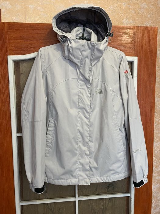 Біла трекінгова, водонепроникна Outdoor куртка The North Face. Розмір С.