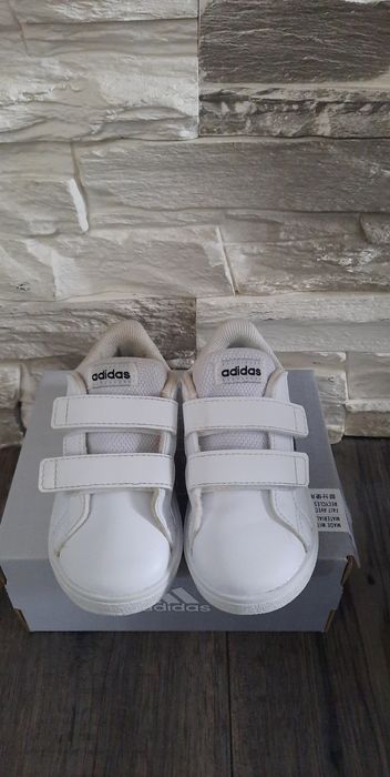 Buty chłopięce Adidas r.22