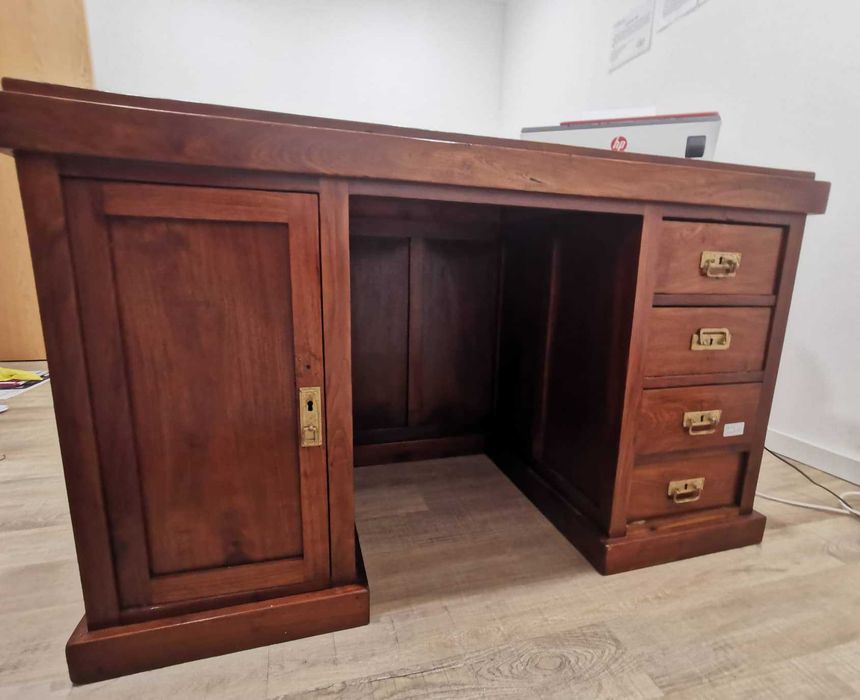 Escritório Secretária + Mesa Octógonal
