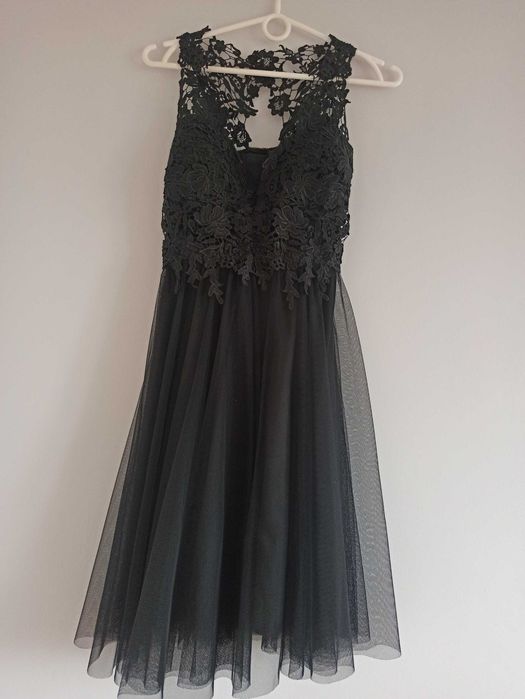 Czarna elegancka sukienka