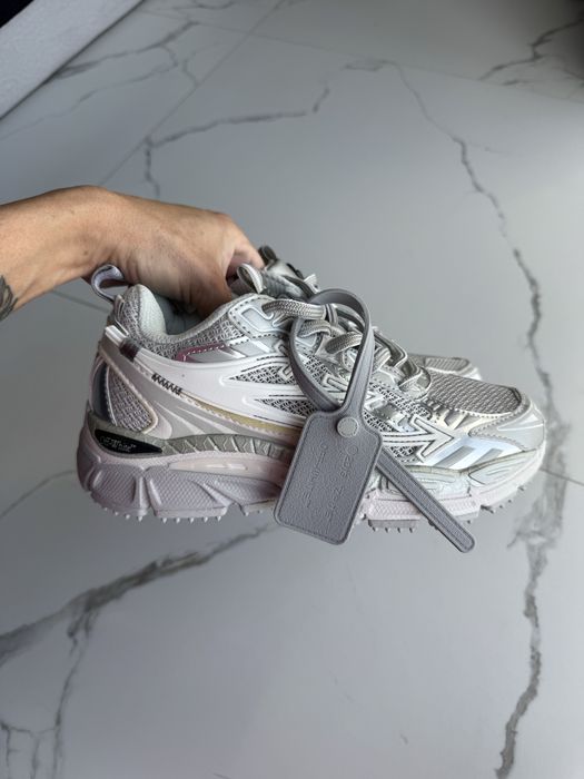 Off-White Be Right Back White Silver