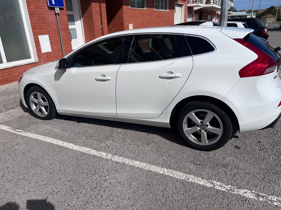 Volvo  V 40  D 4 Excekente Estado