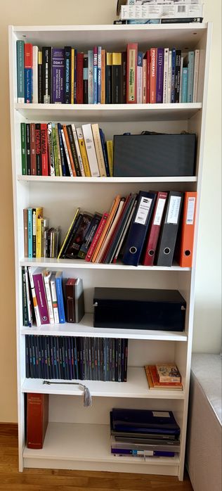 Movel branco para arrumacao