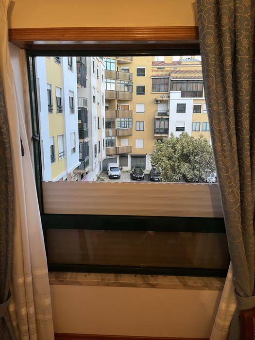 Instalação e Reparações de Estores em pvc / Aluminio