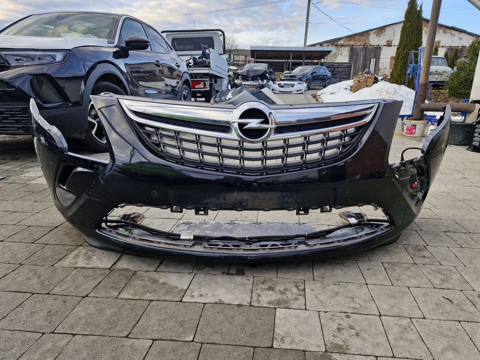 Бампер передній Opel Zafira C Tuorer 2012-2015
