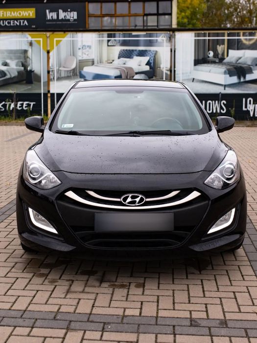 Hyundai I30 Oferuję Państwu fajny i oszczędny samochód o sportowej sylwetce.