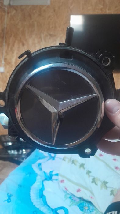 Продам оригінальний поворотний механізм кришки багажника