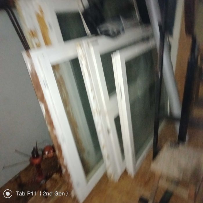 Okna i drzwi drewniane dwuszybowe w dobrym stanie