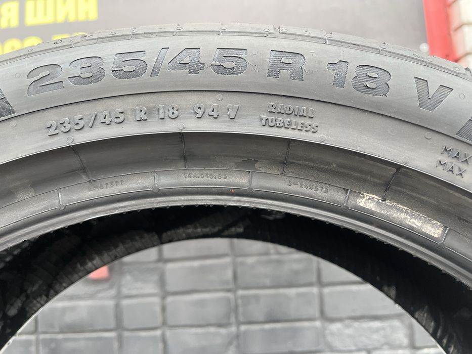 Шини 235/45 R18 Continental 4 літні шини