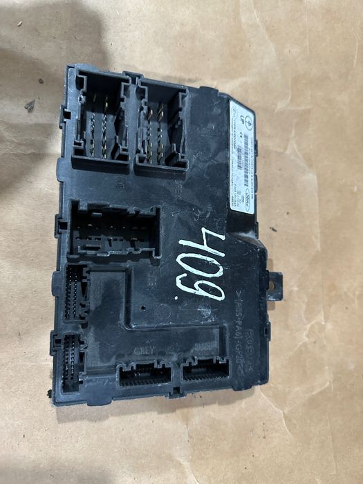 Блок комфорта bsi Ford fiesta mk7 2008-2017 8V5115K600CF