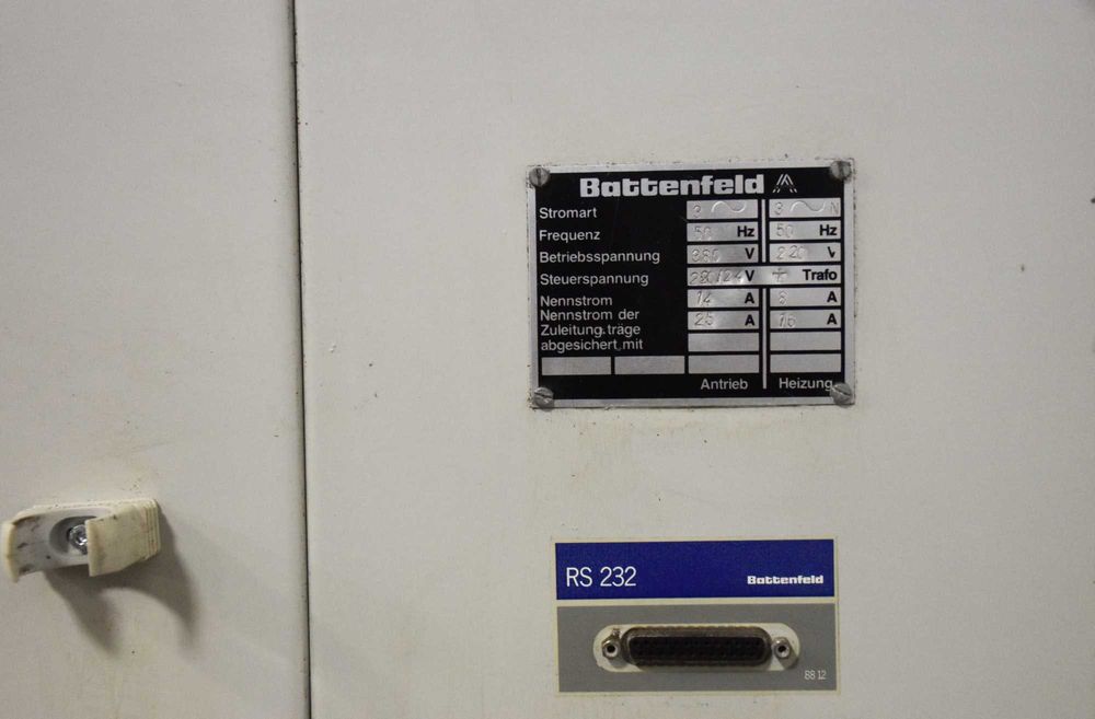 20. BATTENFELD BA 230 CD plus – wtryskarka przemysłowa, sprawna