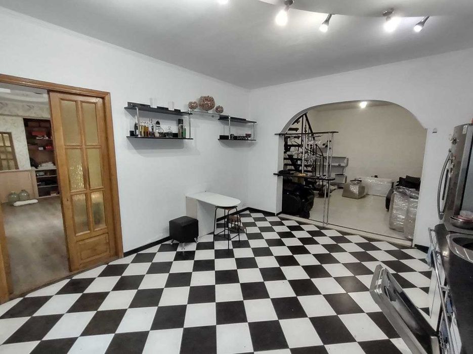 Двухэтажная квартира с ремонтом и своим двором на Молдаванке