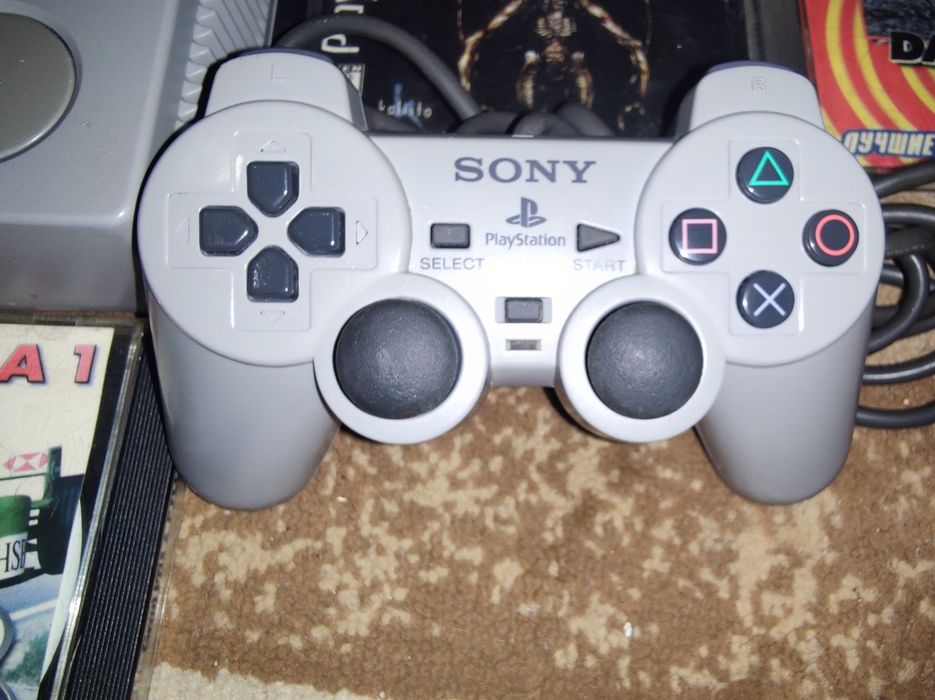 Sega Dreamcast, Sony PlayStation 1 fat