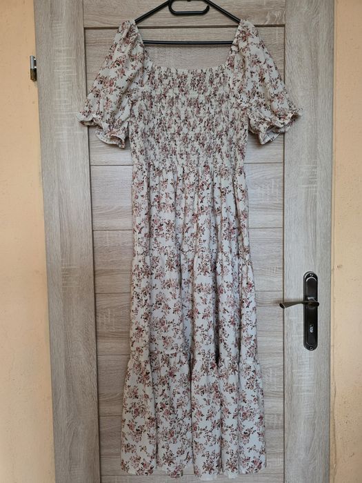 Długa sukienka w kwiaty XL
