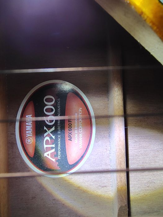Акустична гітара YAMAHA APX600