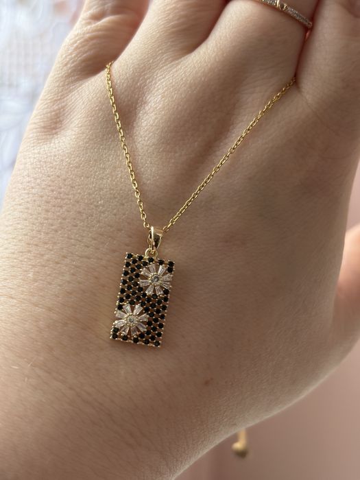 Naszyjnik cyrkonie kwiatki