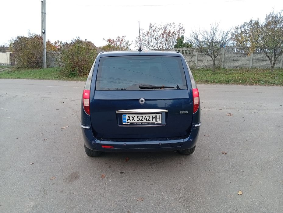 продам минивэн Lancia