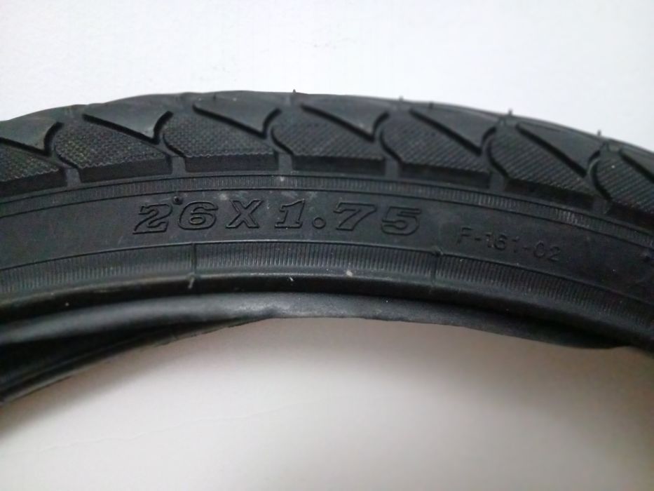 2 pneus Bicicleta 26x1.75 (Novos)