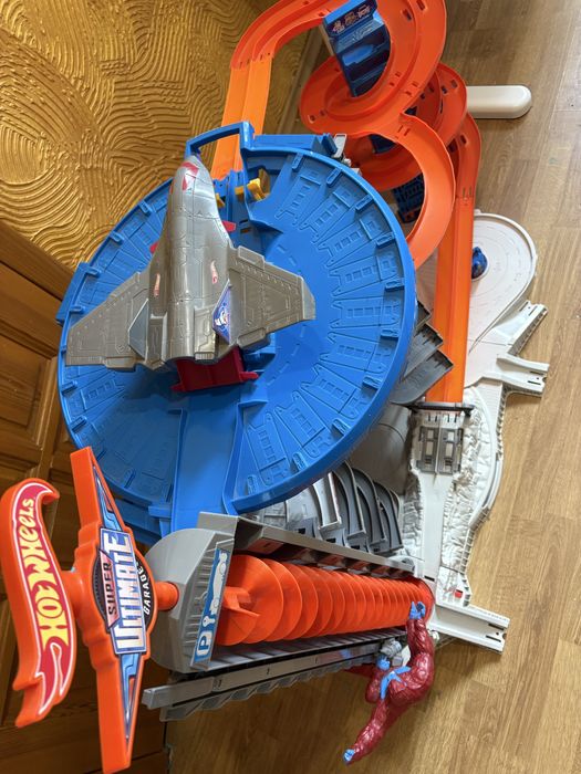 Мегагараж hot wheels горилла