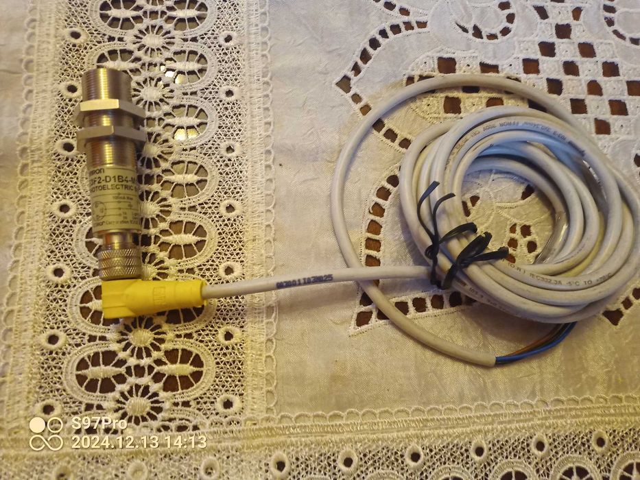 Czujnik fotoelektryczny Omron E3F2-D1B4-M1-M