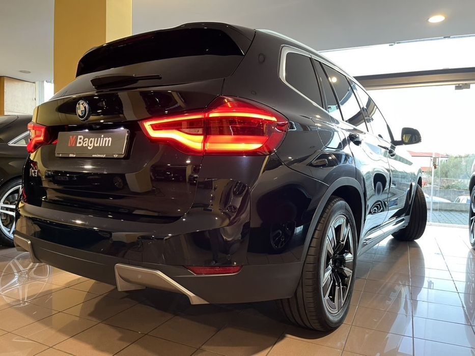 BMW iX3 Inspiring foto 3