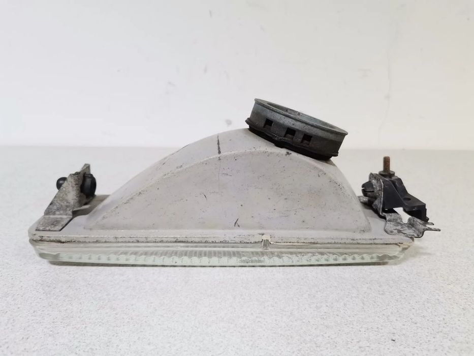 halogen lampa przeciwmgielna prawa opel senator b 87-93 301132042 hella