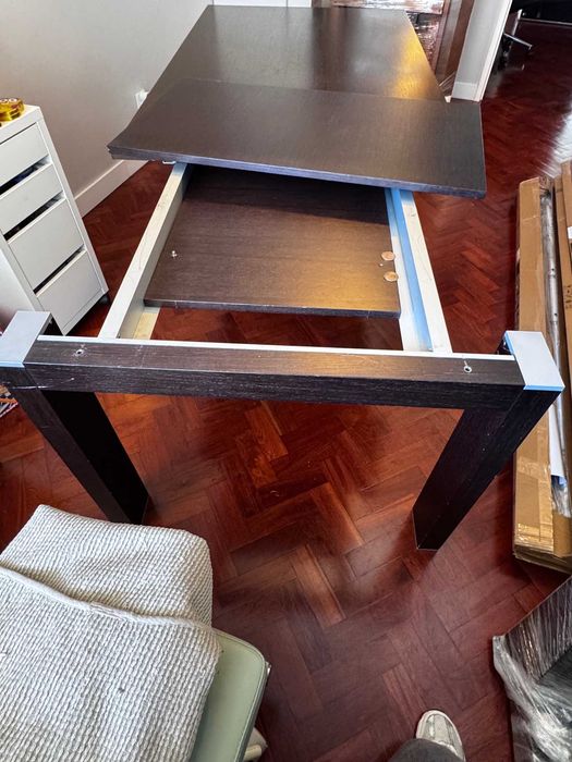 Mesa de Jantar extensivel de 150cm/ 250cm comprimento em madeira de wengué