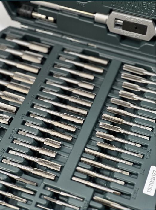 Набір інструментів плашок та мітчиків Німеччина GM 110  плашки метчико