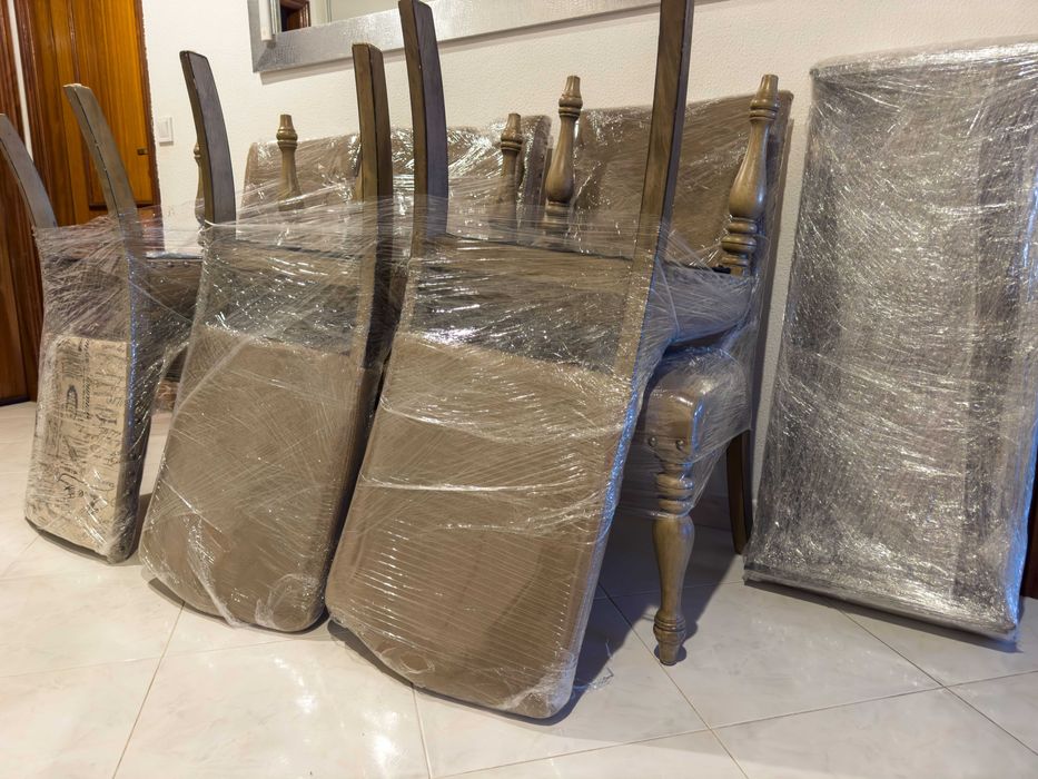 Mesa de Jantar + 6 cadeiras