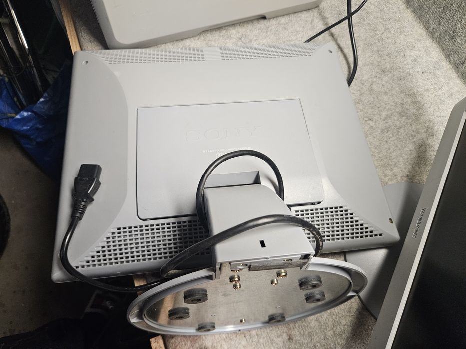 Monitor LCD SONY SDM-S71  używany sprawny 17' 17cali