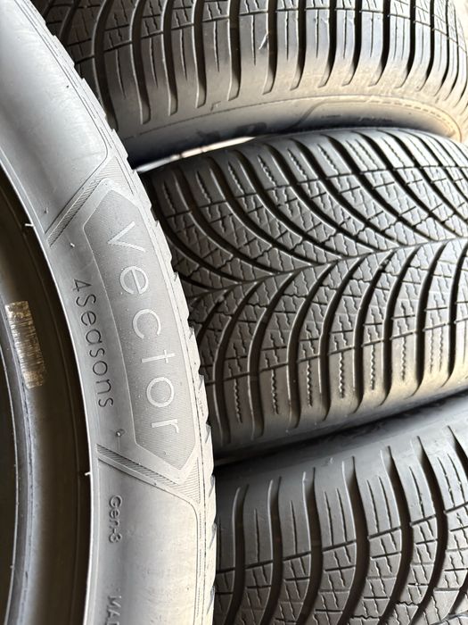 235.50.19 Goodyear Vector 4Seasons Gen-3, 2022rok 6,5mm