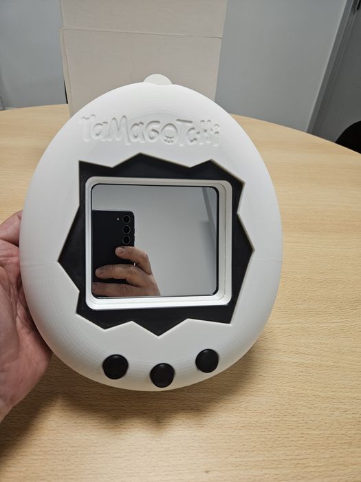 Tamagotchi Gigante Decorativo com Espelho (Impressão 3D)