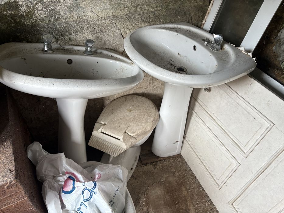 Conjunto de sanitas e lavatorios