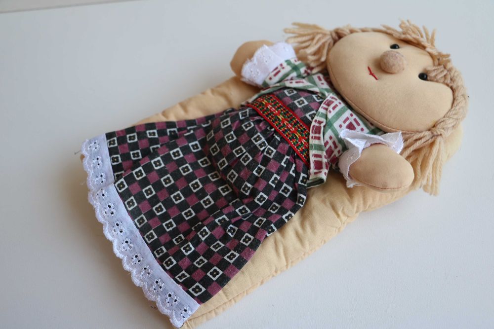 Рукавиця прихватка для гарячого украіночка в сукні