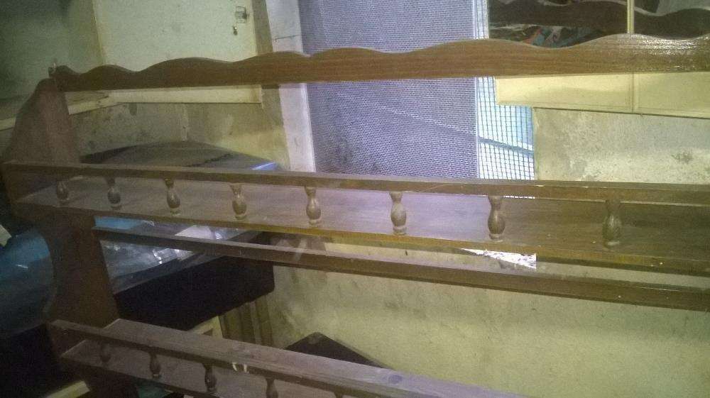 Expositor de Pratos Decorativos