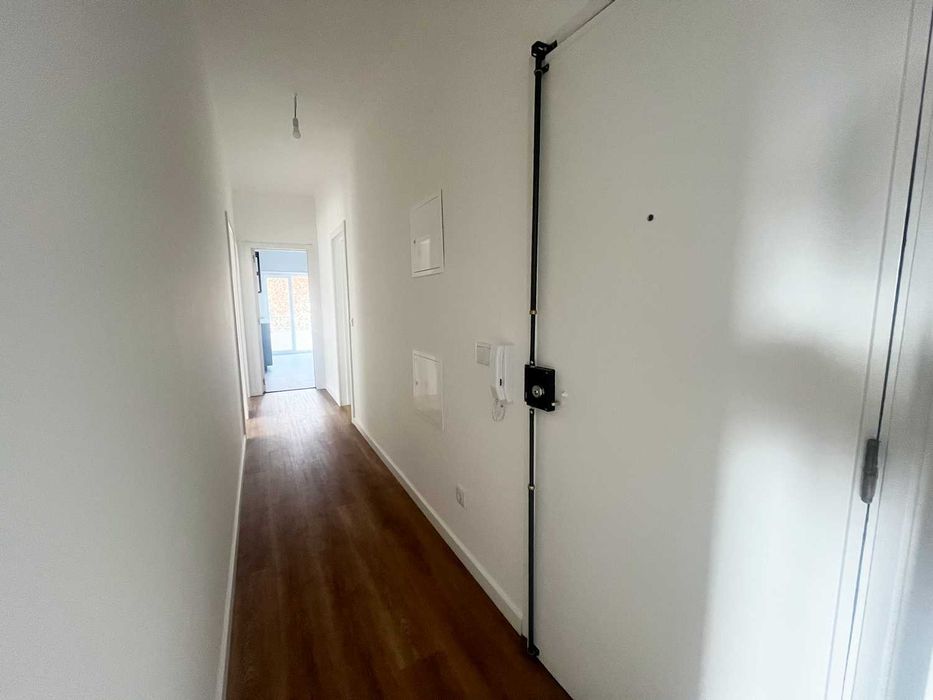 Arrenda-se Apartamento T2 Remodelado - P. NOVO (Centro)