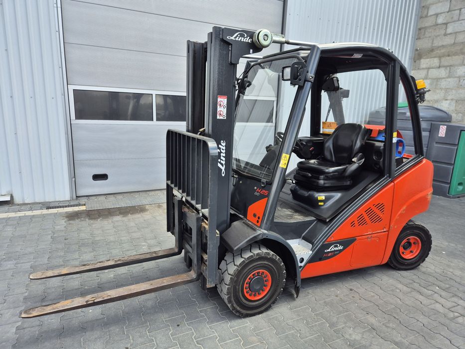Wózek widłowy LINDE H25T, triplex, przesuw, GAZ
