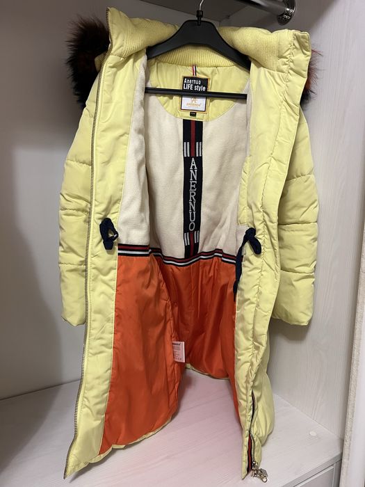 Пуховик на дівчинку